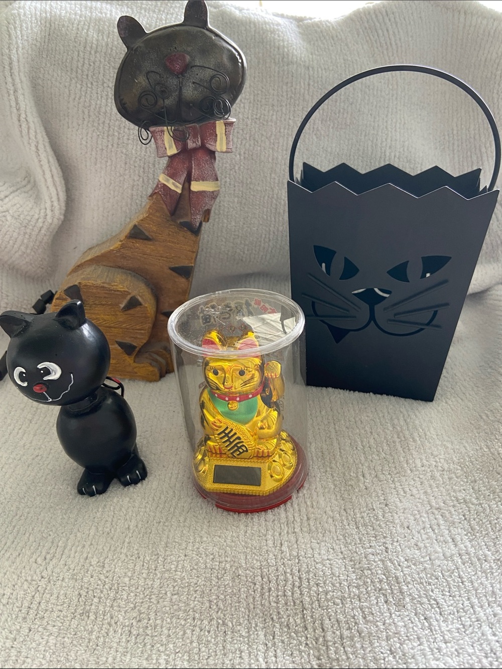 Cat decor